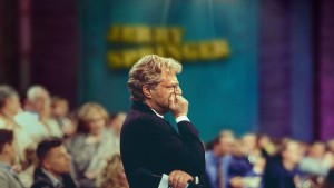 Jerry Springer: Đấm Đá, Camera, Diễn Vietsub